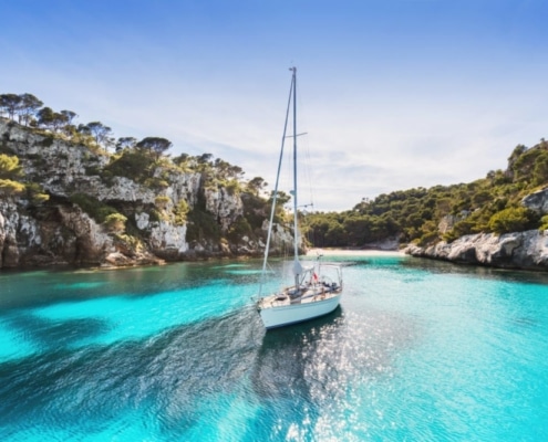 calas de menorca en velero